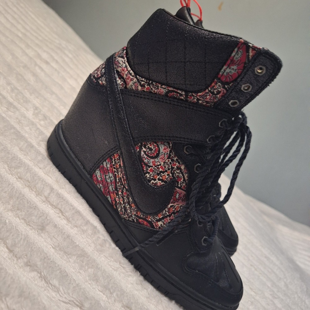Nike Sky High Dunk Liberty Of London Sneaker Boot Womens 7.5 Red Bandana Blk